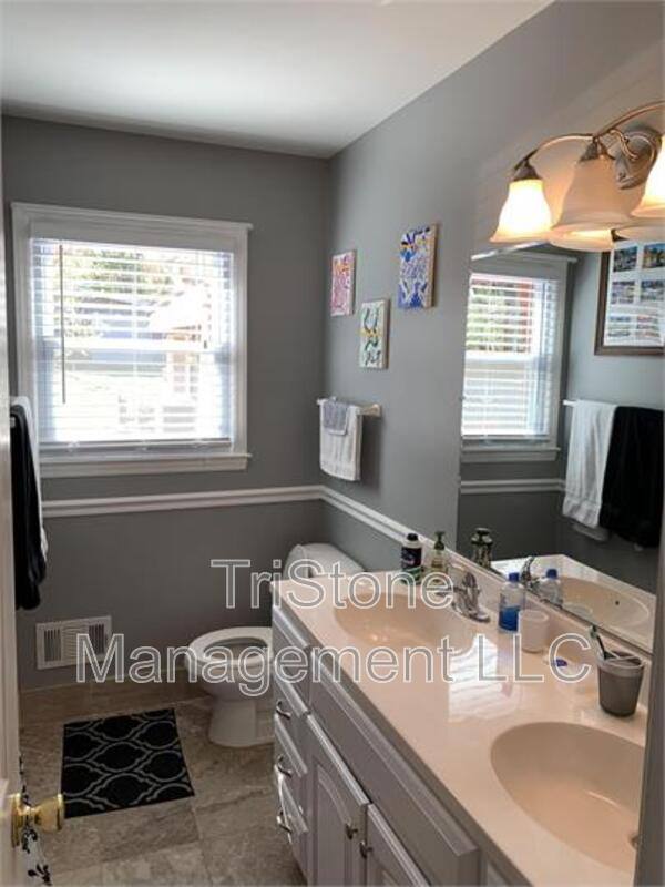 House for rent at 5420 Coburg Ave, Charlotte, NC 28215