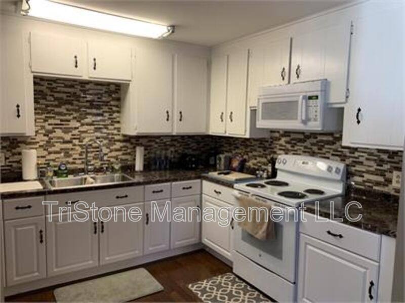 House for rent at 5420 Coburg Ave, Charlotte, NC 28215