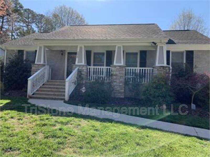House for rent at 5420 Coburg Ave, Charlotte, NC 28215