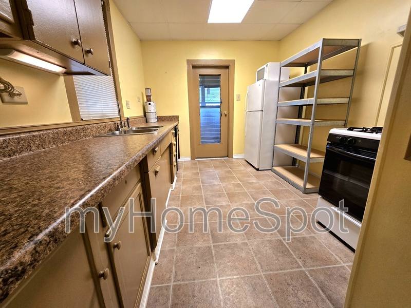 House for rent at 511 E La Rua St, Pensacola, FL 32501