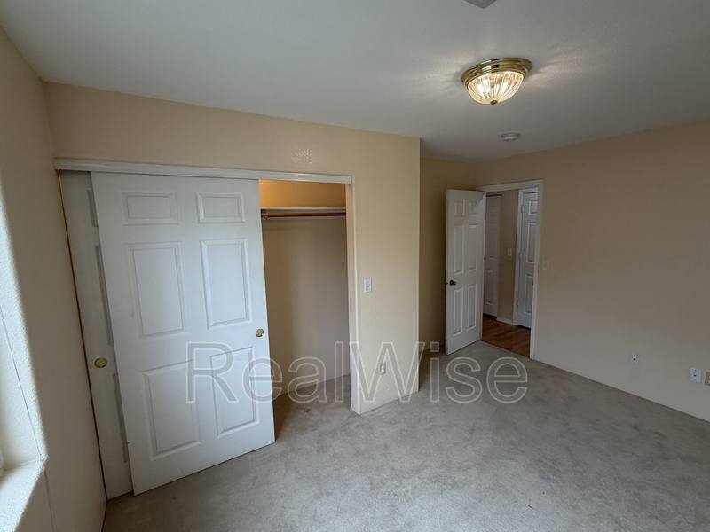House for rent at 1951 SW Betty Lane, Grants Pass, OR 97526