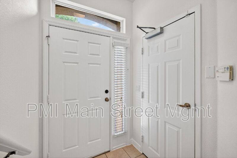 Townhouse for rent at 10935 Derringer Dr, Orlando, FL 32829