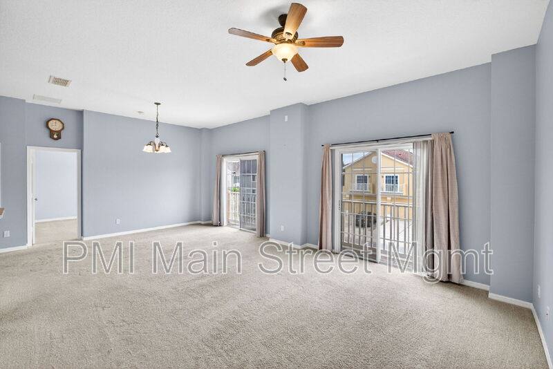 Townhouse for rent at 10935 Derringer Dr, Orlando, FL 32829