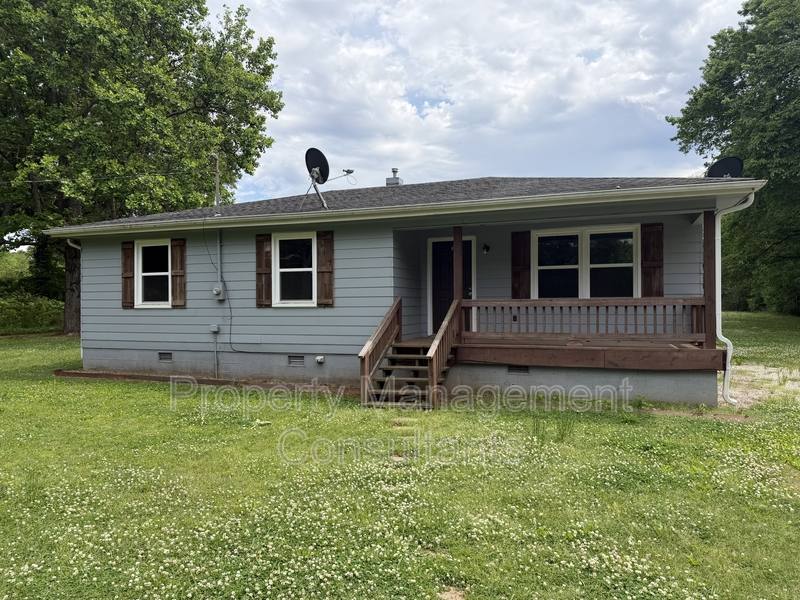 House for rent at 425 Bainbridge Loop, Muscle Shoals, AL 35661