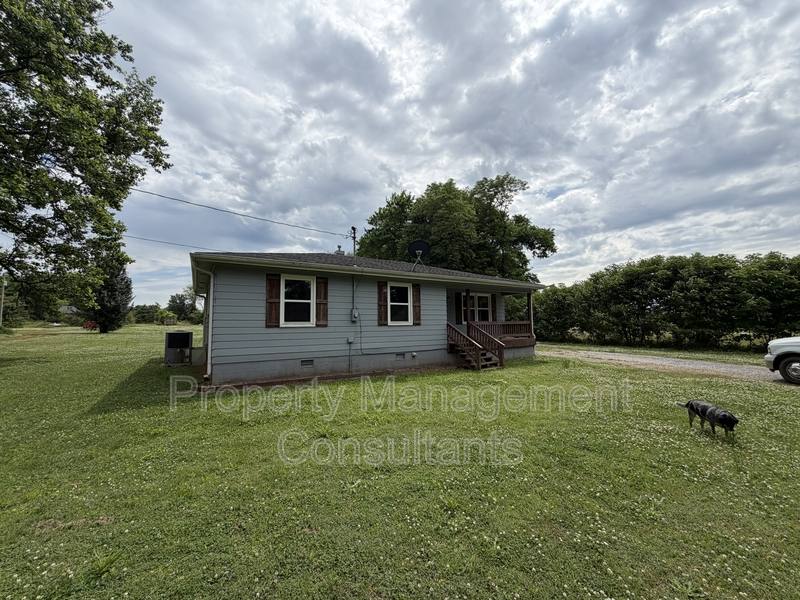 House for rent at 425 Bainbridge Loop, Muscle Shoals, AL 35661
