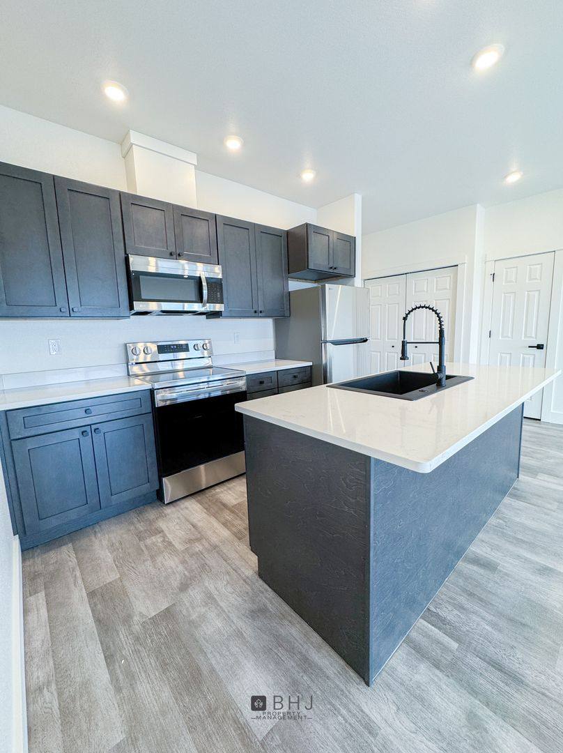 Apartment for rent at 991 Covey Run Rd, Sheridan, WY 82801