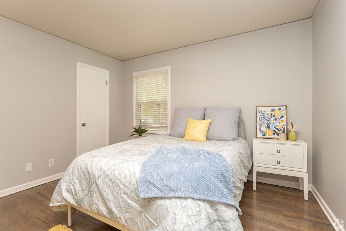 Apartment for rent at 4723 Cass St, Omaha, NE 68132