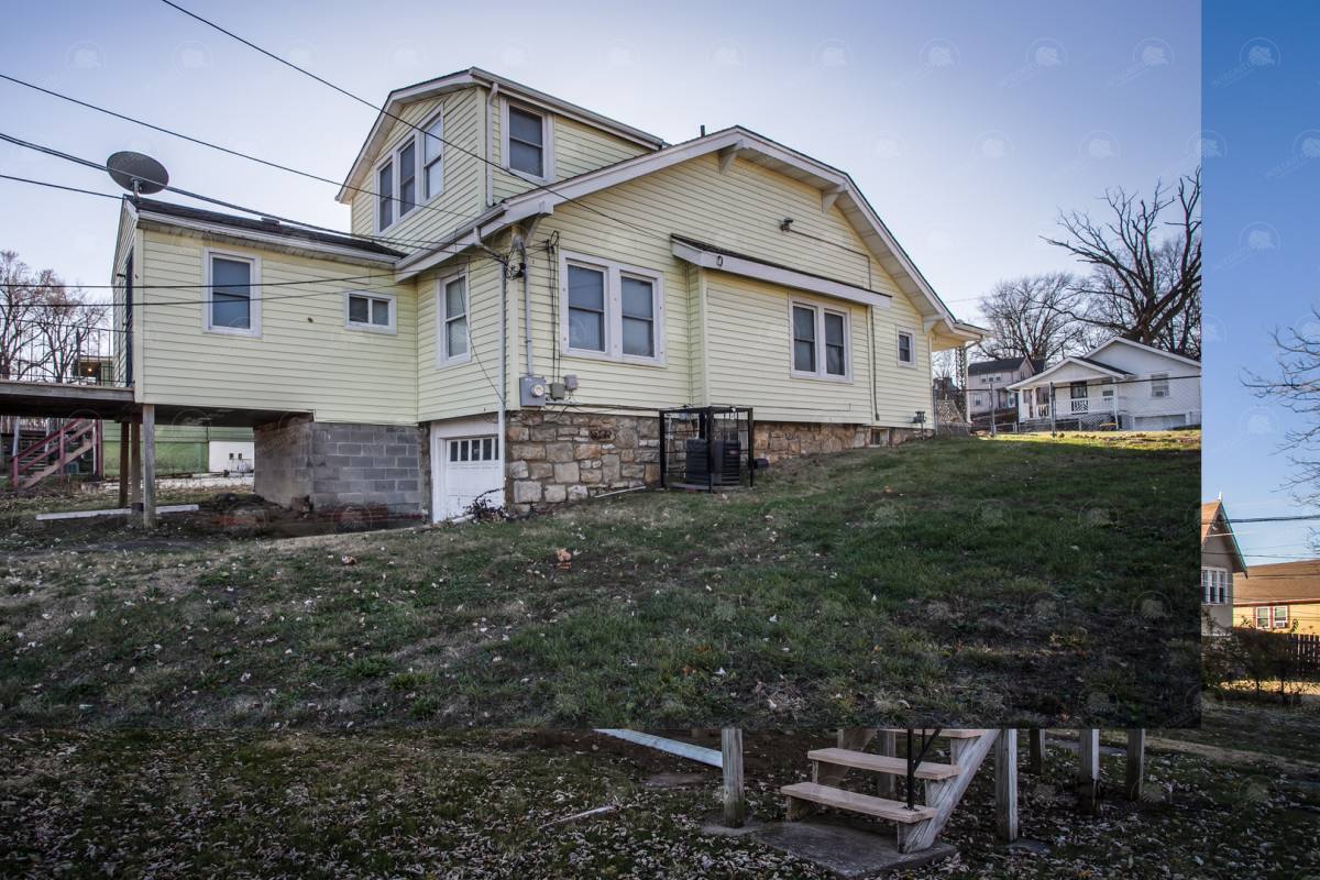 House for rent at 4309 College Ave, Kansas City, MO 64130