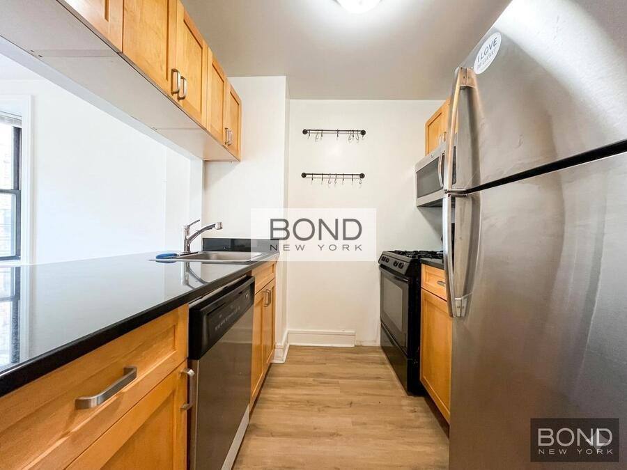 Apartment for rent at 323 W 96th St, New York, NY 10025