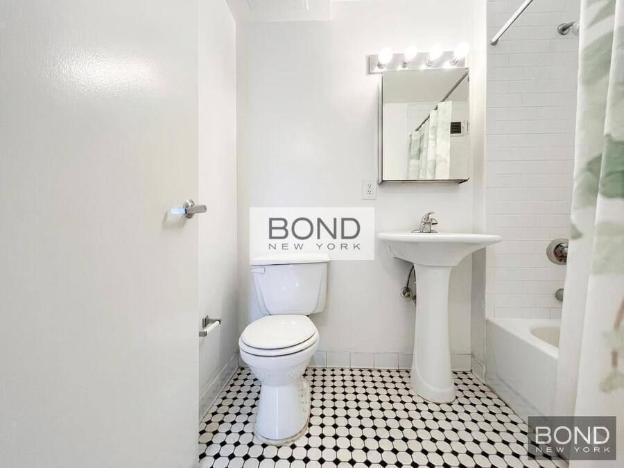 Apartment for rent at 323 W 96th St, New York, NY 10025