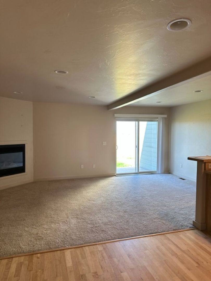 Apartment for rent at 923 Saxon Way, Bozeman, MT 59718