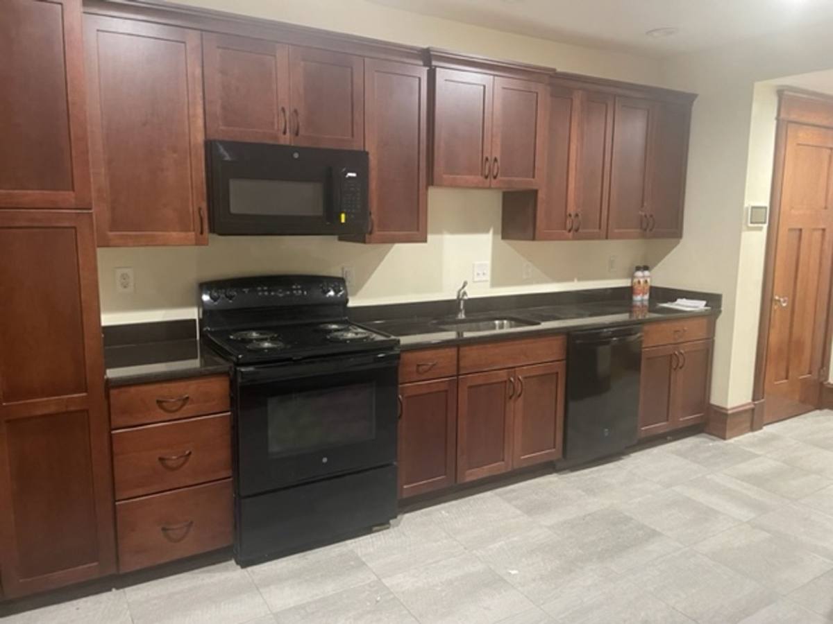 Apartment for rent at 185 Pine St, Holyoke, MA 01040