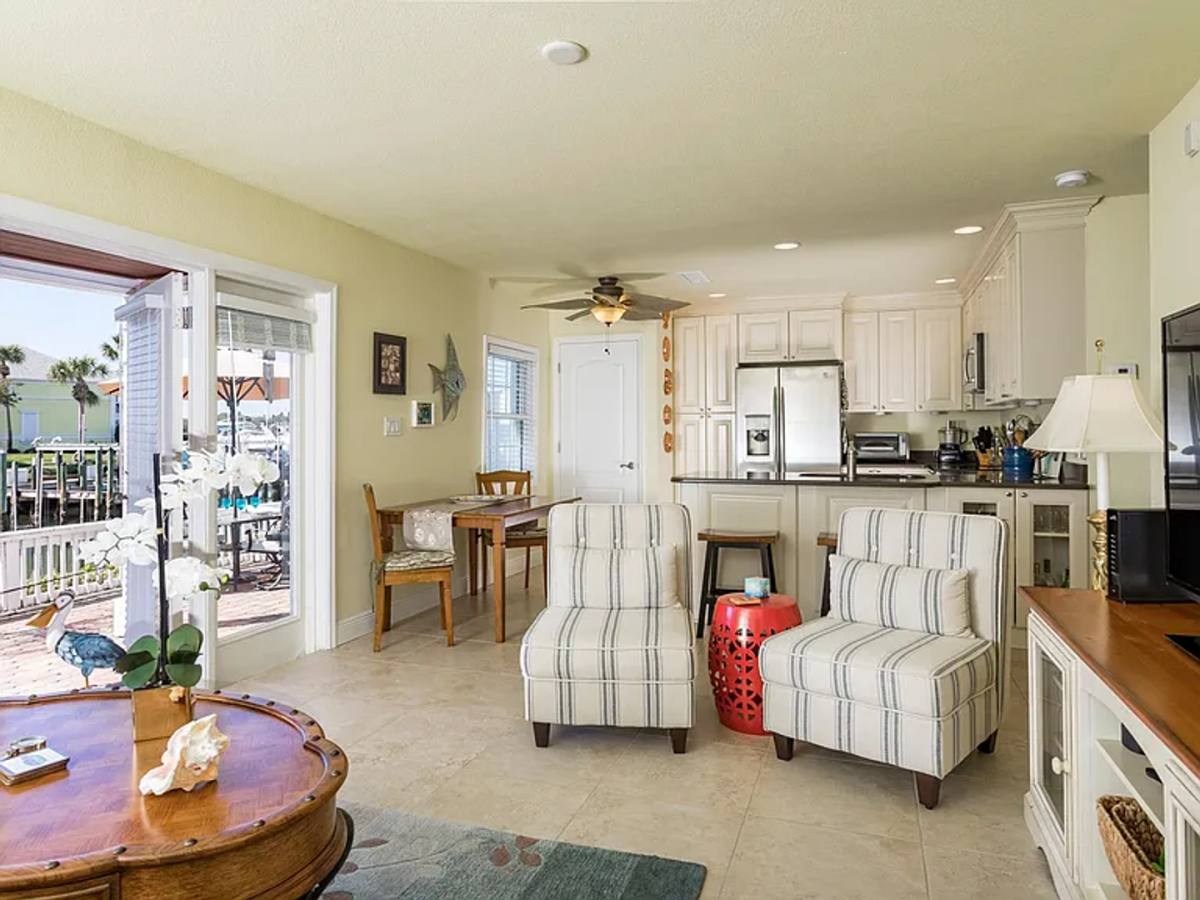 Condo for rent at 5191 Salmon Dr SE, Saint Petersburg, FL 33705