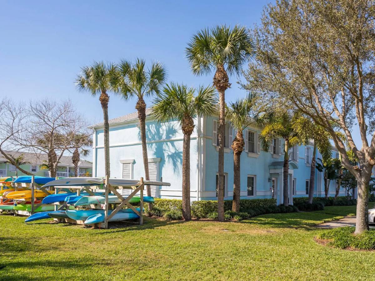 Condo for rent at 5191 Salmon Dr SE, Saint Petersburg, FL 33705