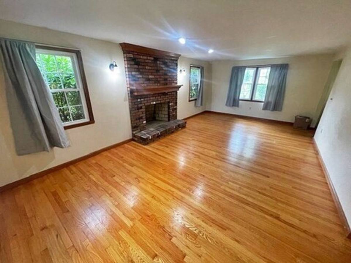 House for rent at 73 Elm St, Hatfield, MA 01038