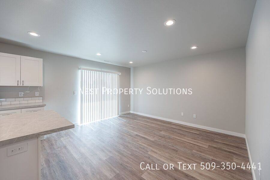 Apartment for rent at 651 NE Hargraves Ave #B, Royal City, WA 99357