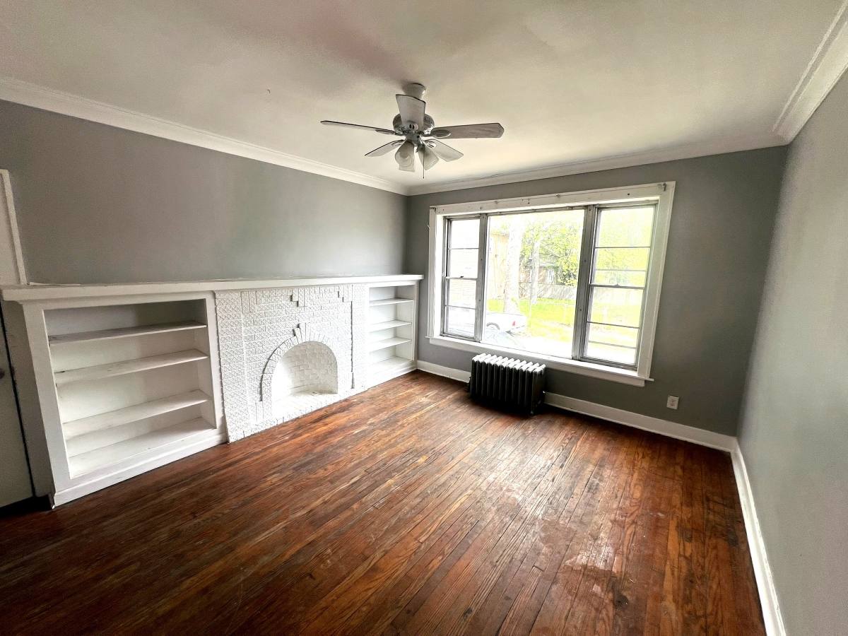 Apartment for rent at 351 W 120th St #1, Chicago, IL 60628