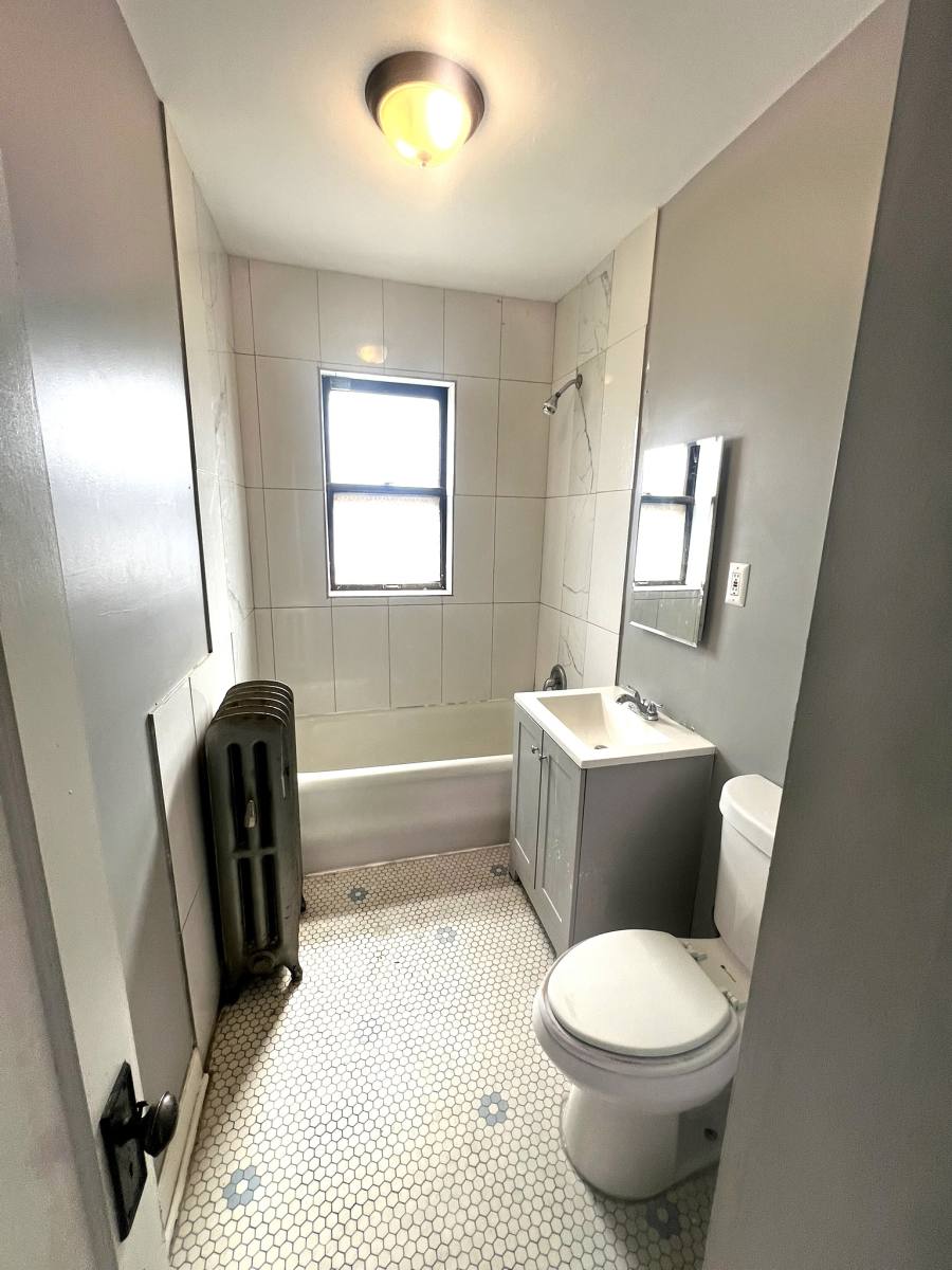 Apartment for rent at 351 W 120th St #1, Chicago, IL 60628