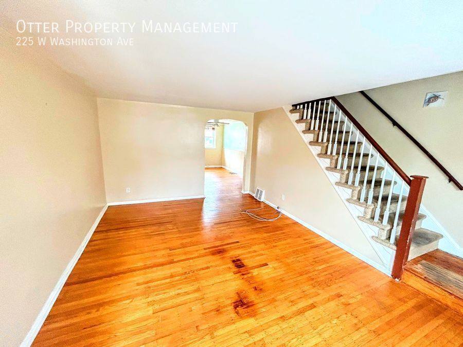 House for rent at 225 W Washington Ave, Clifton Heights, PA 19018