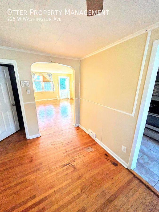 House for rent at 225 W Washington Ave, Clifton Heights, PA 19018