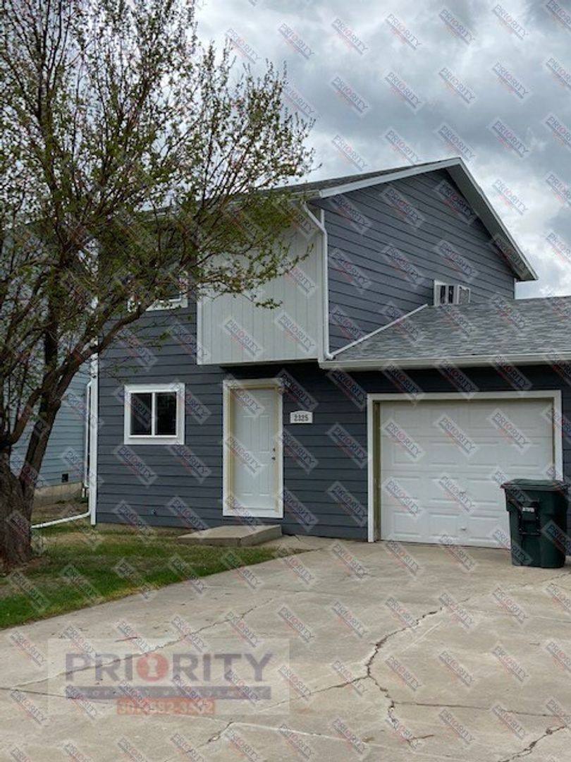 Townhouse for rent at 2325 Mahogany Circle, Gillette, WY 82718