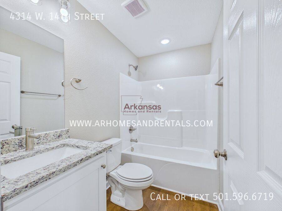 House for rent at 4314 W 14th St, Little Rock, AR 72204