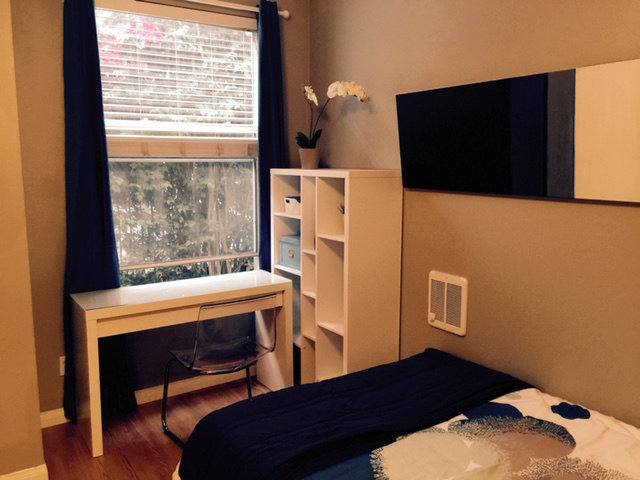 Apartment for rent at 1117 3rd St #6, Santa Monica, CA 90403
