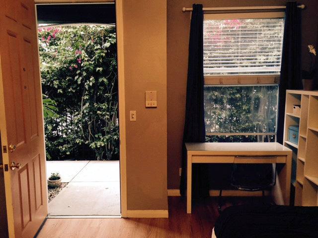 Apartment for rent at 1117 3rd St #6, Santa Monica, CA 90403
