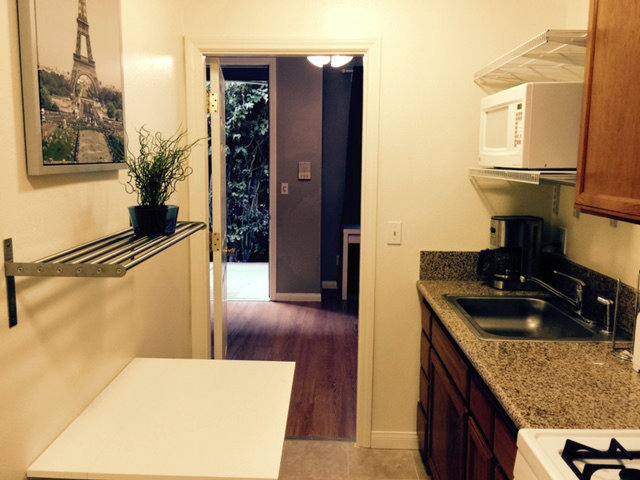 Apartment for rent at 1117 3rd St #6, Santa Monica, CA 90403