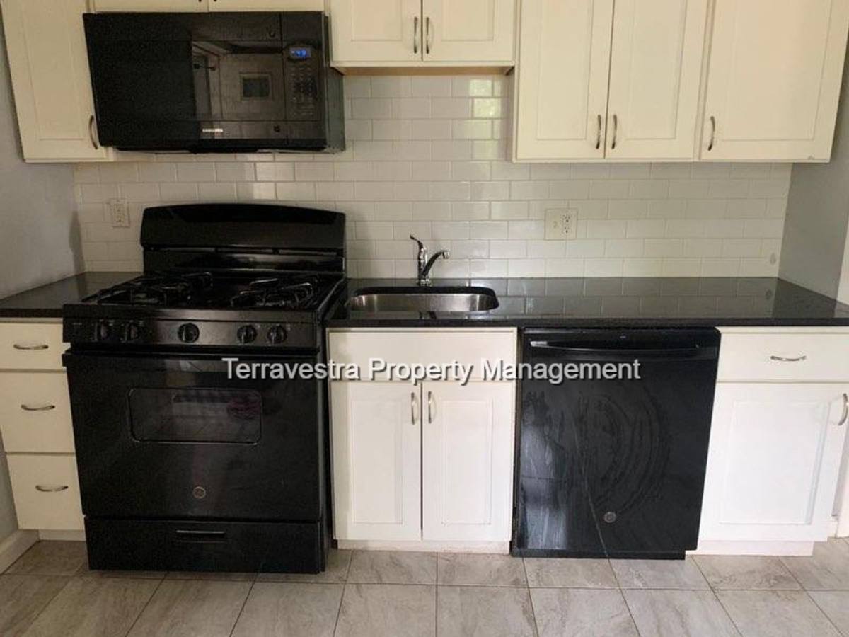 Apartment for rent at 719-721 N 2nd St, Millville, NJ 08332