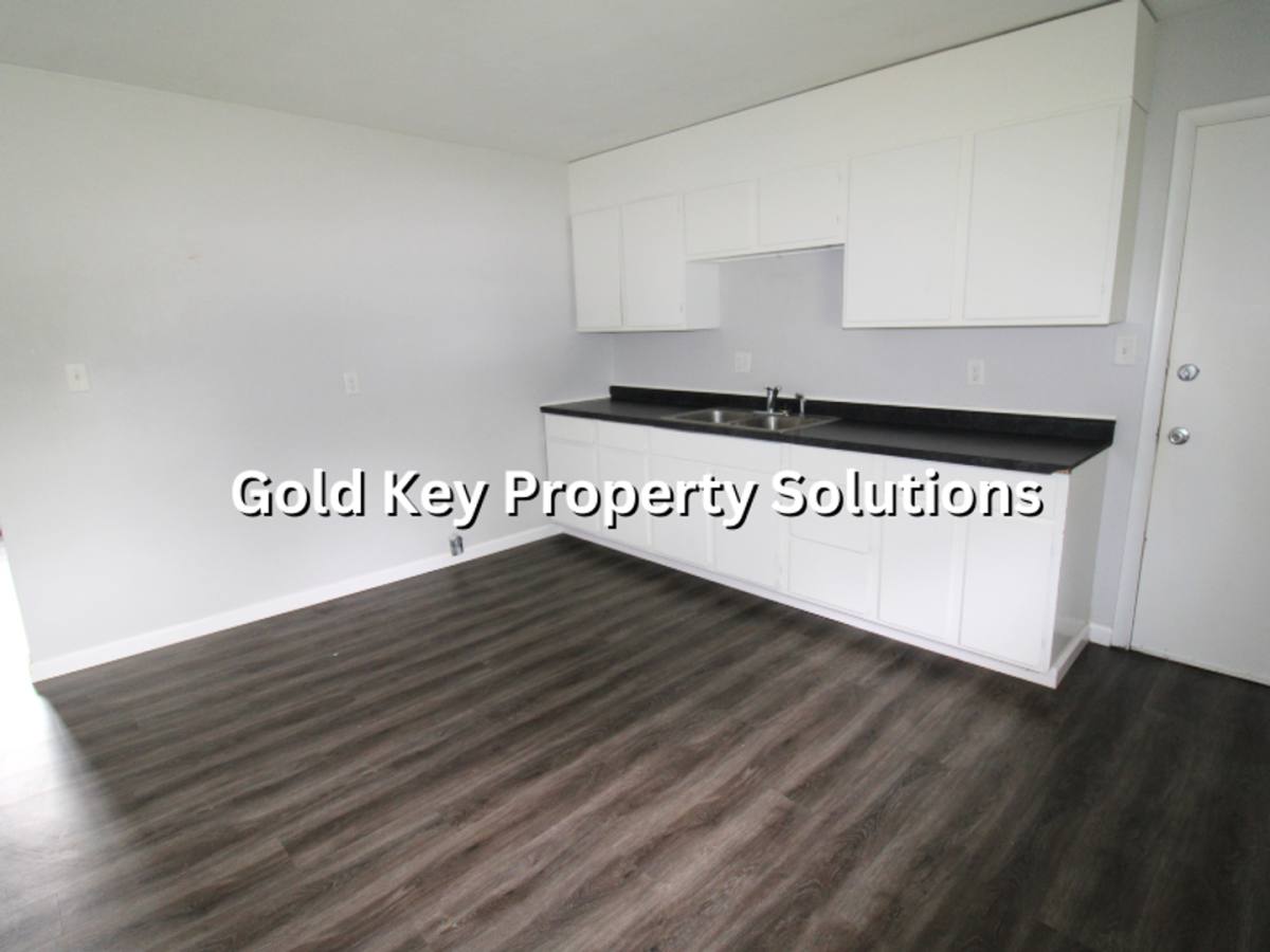 Apartment for rent at 3476-3480 W 250 N, Anderson, IN 46011