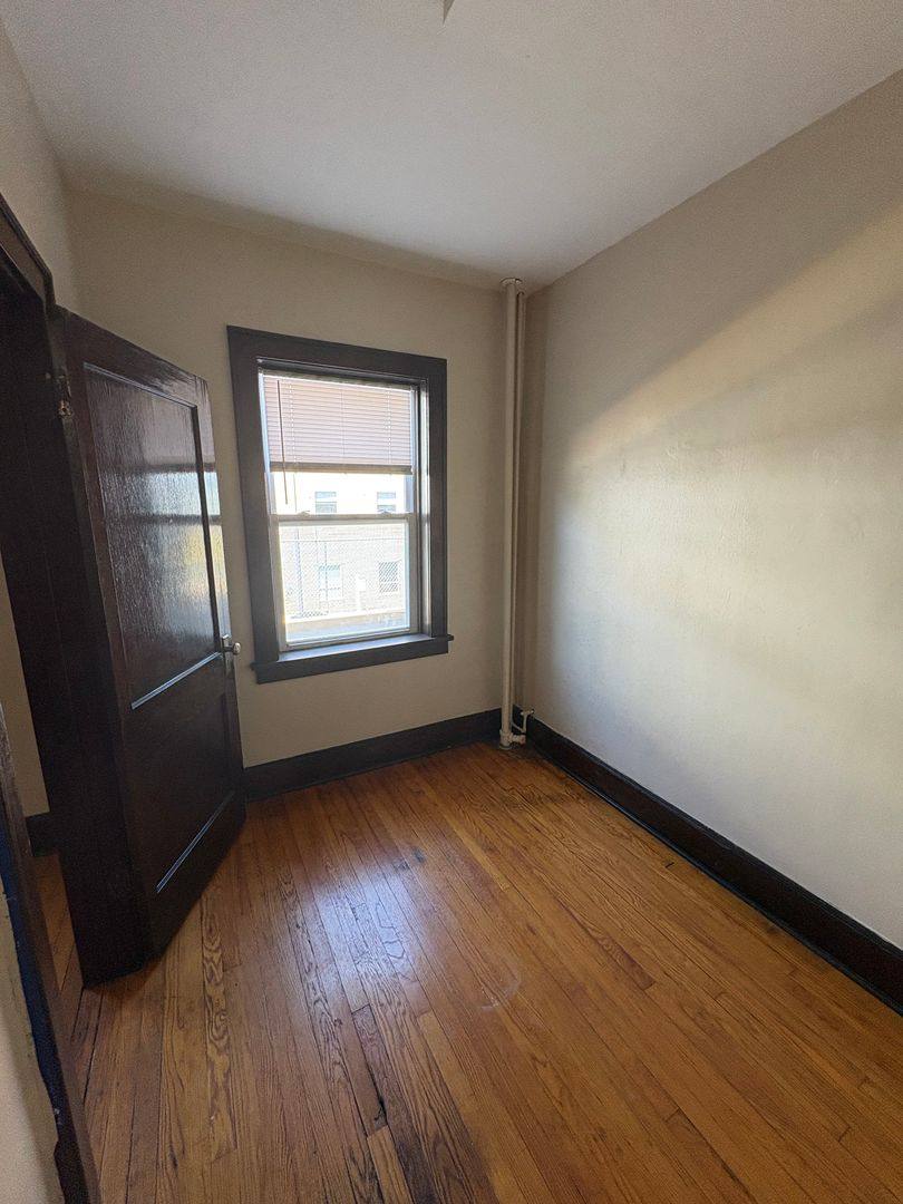 Apartment for rent at 2464 Harney St, Omaha, NE 68131