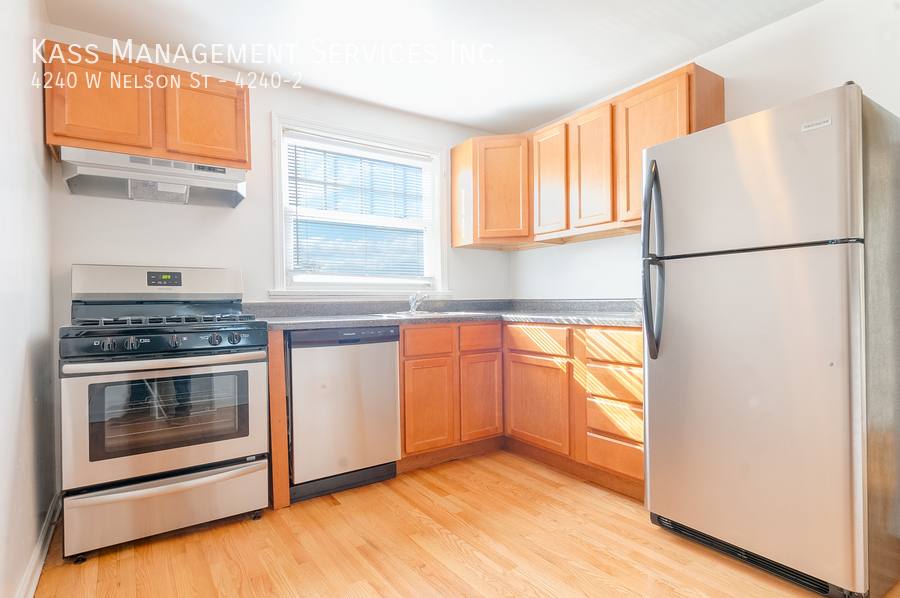 Apartment for rent at 4240 W Nelson St #2, Chicago, IL 60641