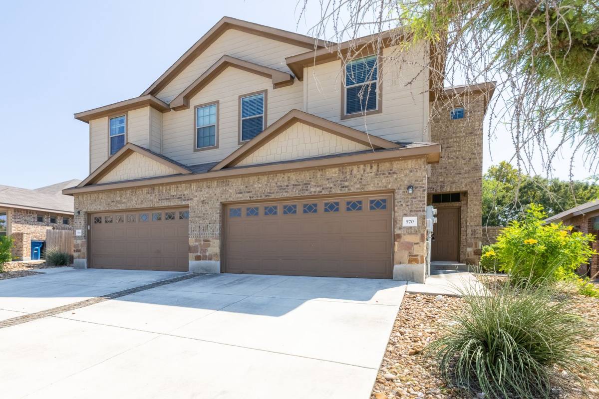 Townhouse for rent at 570 Creekside Circle, New Braunfels, TX 78130