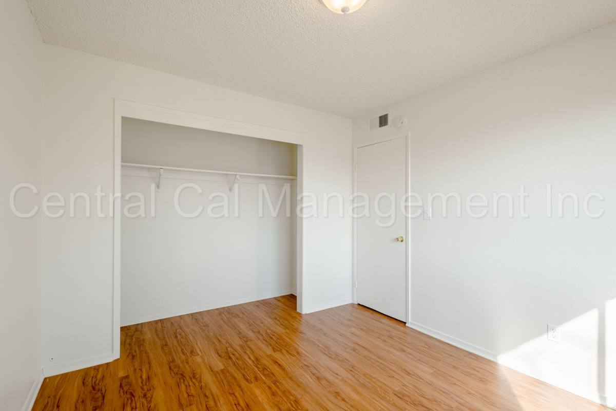 Apartment for rent at 617 30th St, Bakersfield, CA 93301