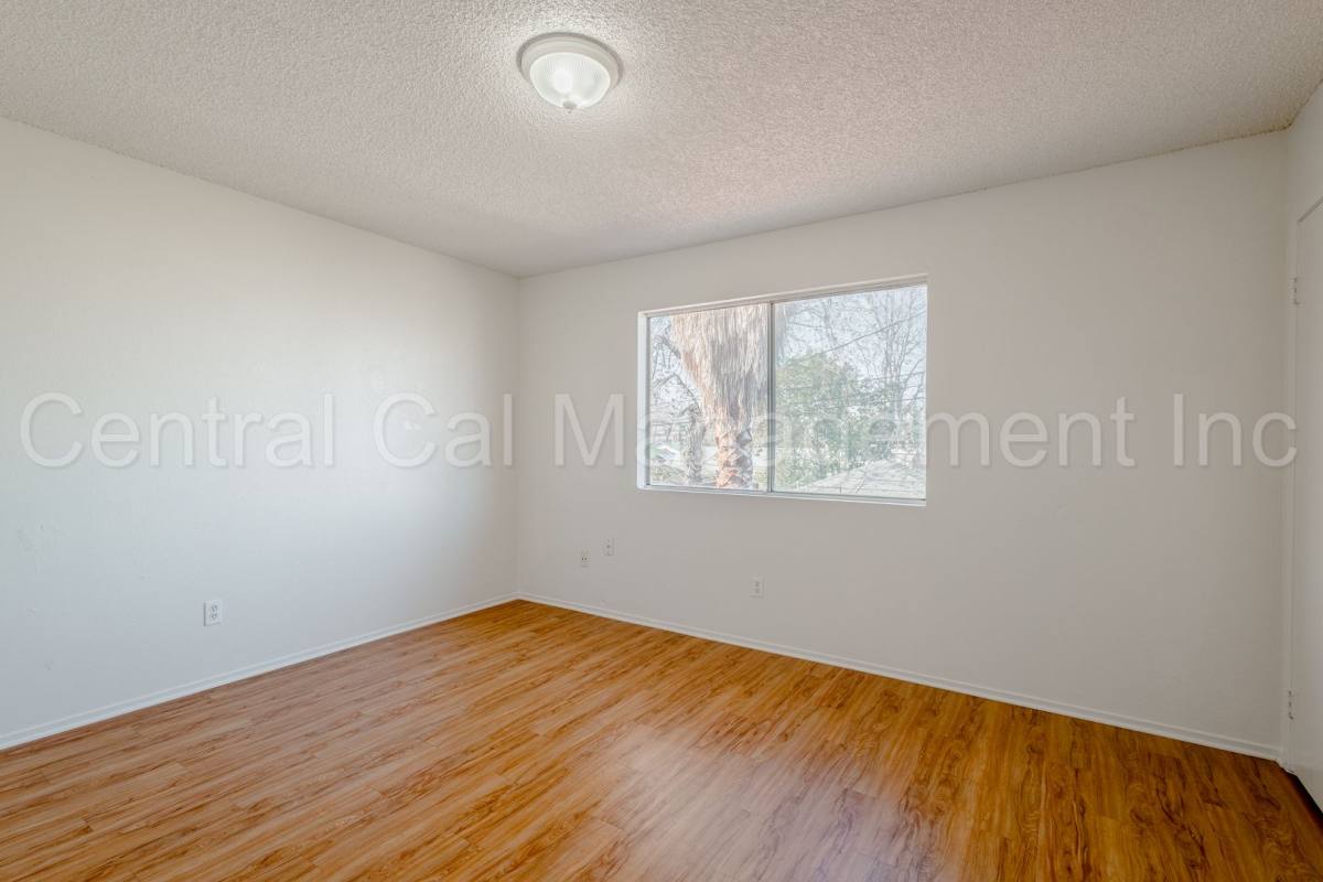 Apartment for rent at 617 30th St, Bakersfield, CA 93301