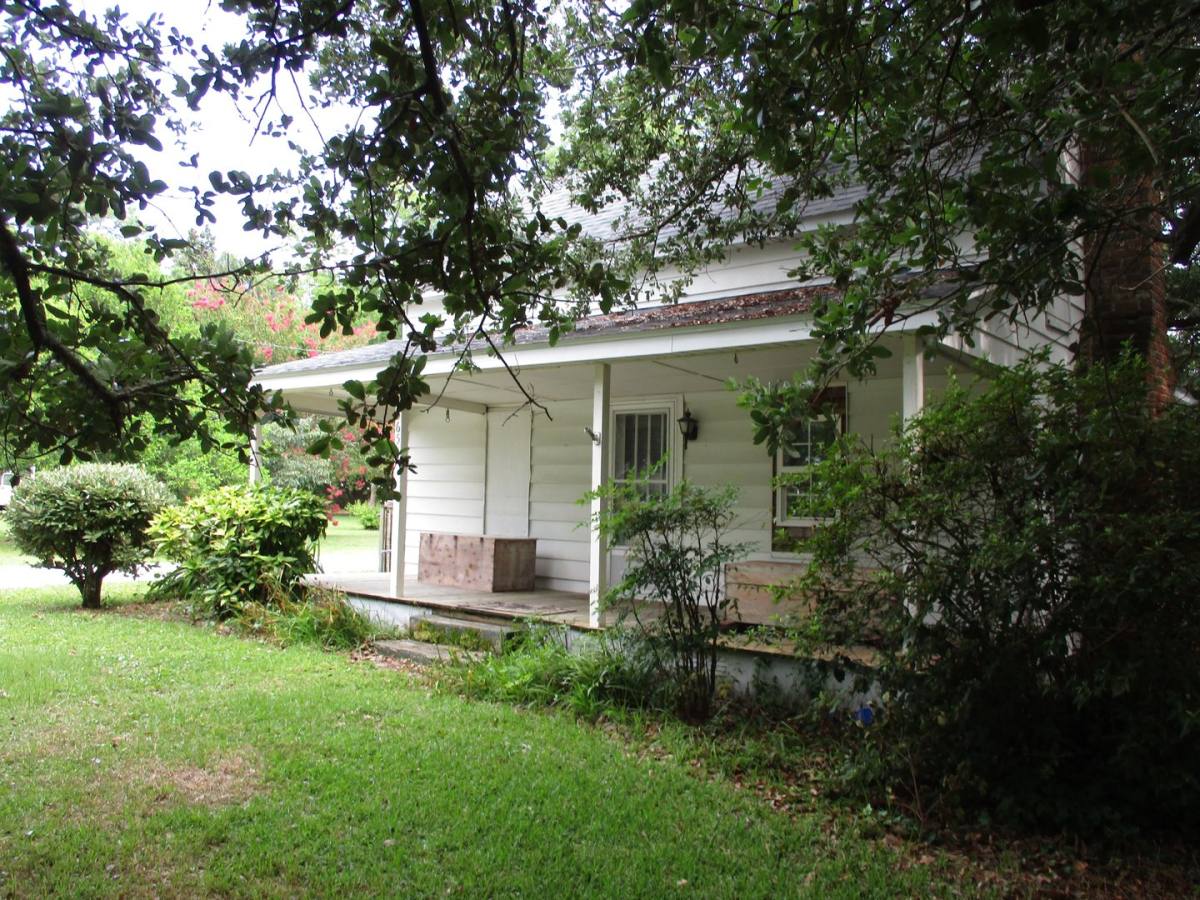 House for rent at 1565 Highway, Newport, NC 28570