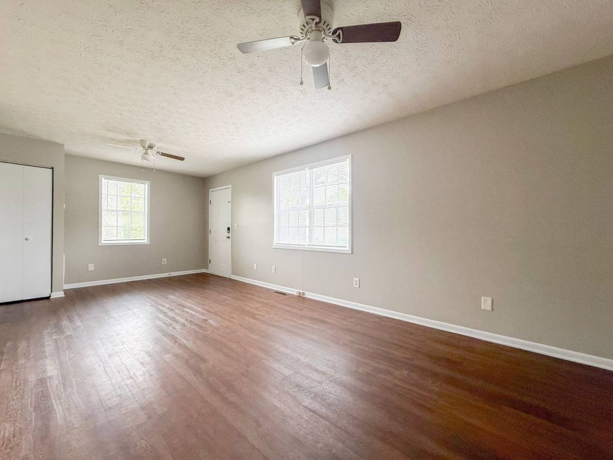 Apartment for rent at 340 W Briar Ave, Jamestown, TN 38556