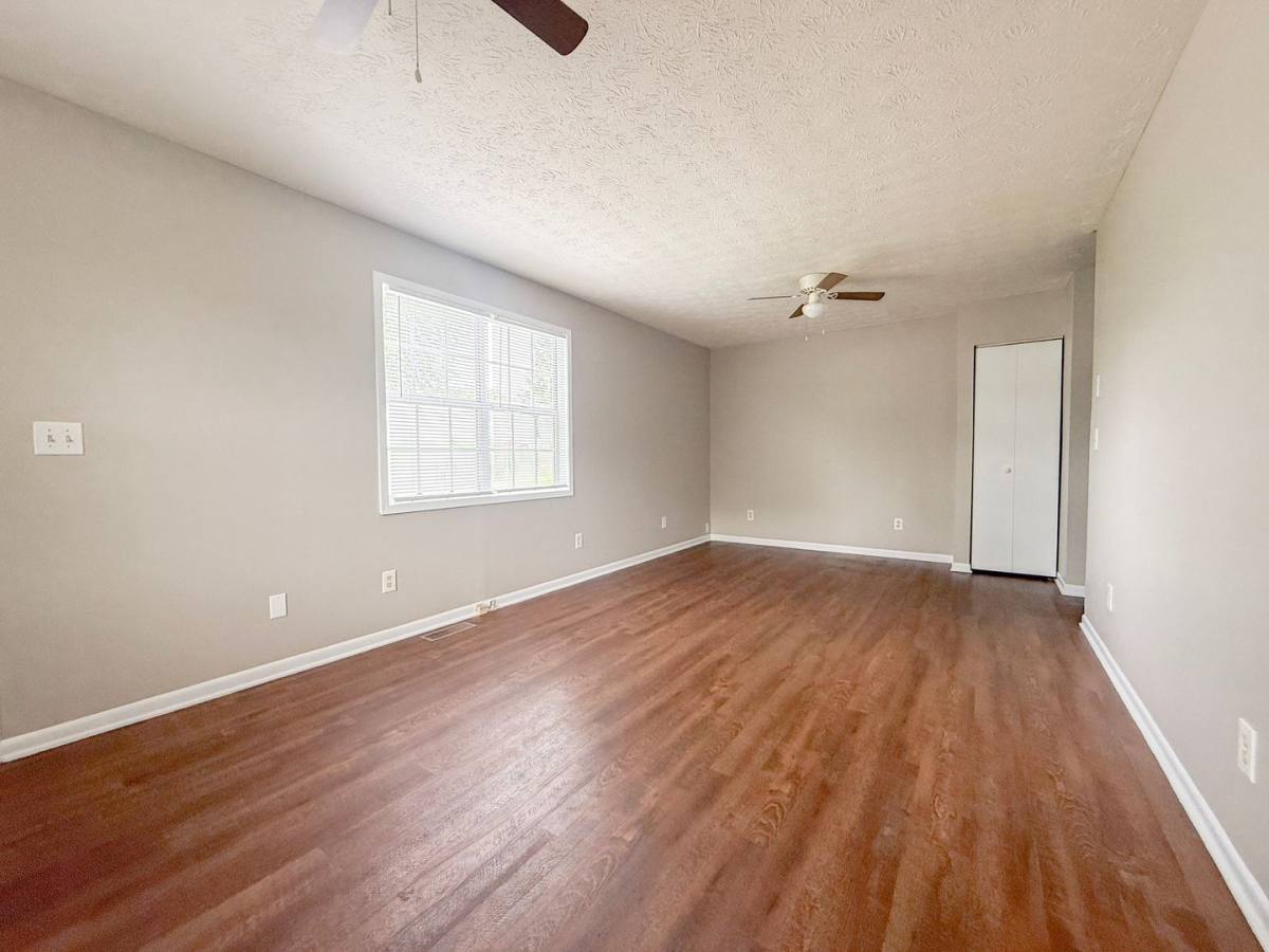 Apartment for rent at 340 W Briar Ave, Jamestown, TN 38556