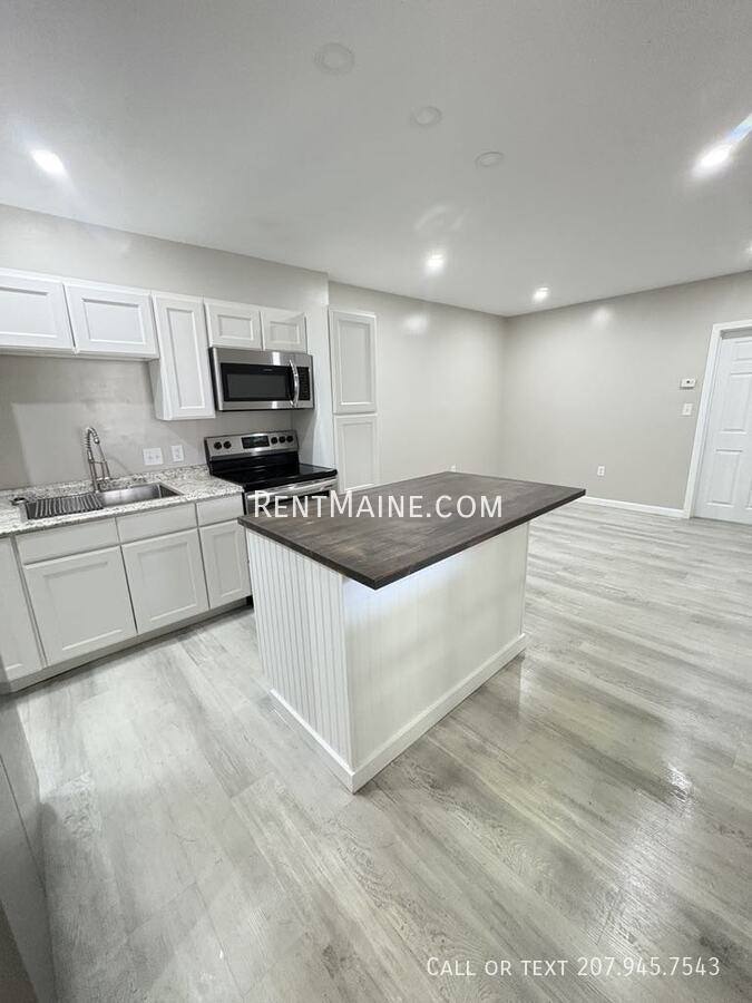 46 Bradbury St #1, Old Town, ME 04468
