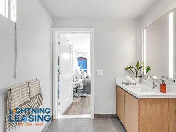 Apartment for rent at 5801 Camerford Ave #2, Los Angeles, CA 90038