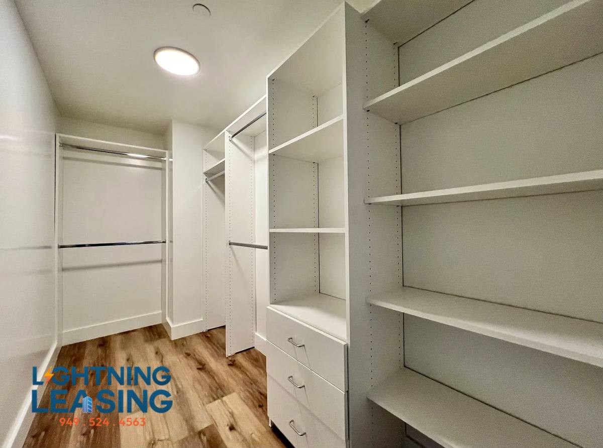 Apartment for rent at 5801 Camerford Ave #206B, Los Angeles, CA 90038