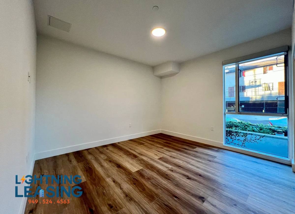 Apartment for rent at 5801 Camerford Ave #206B, Los Angeles, CA 90038