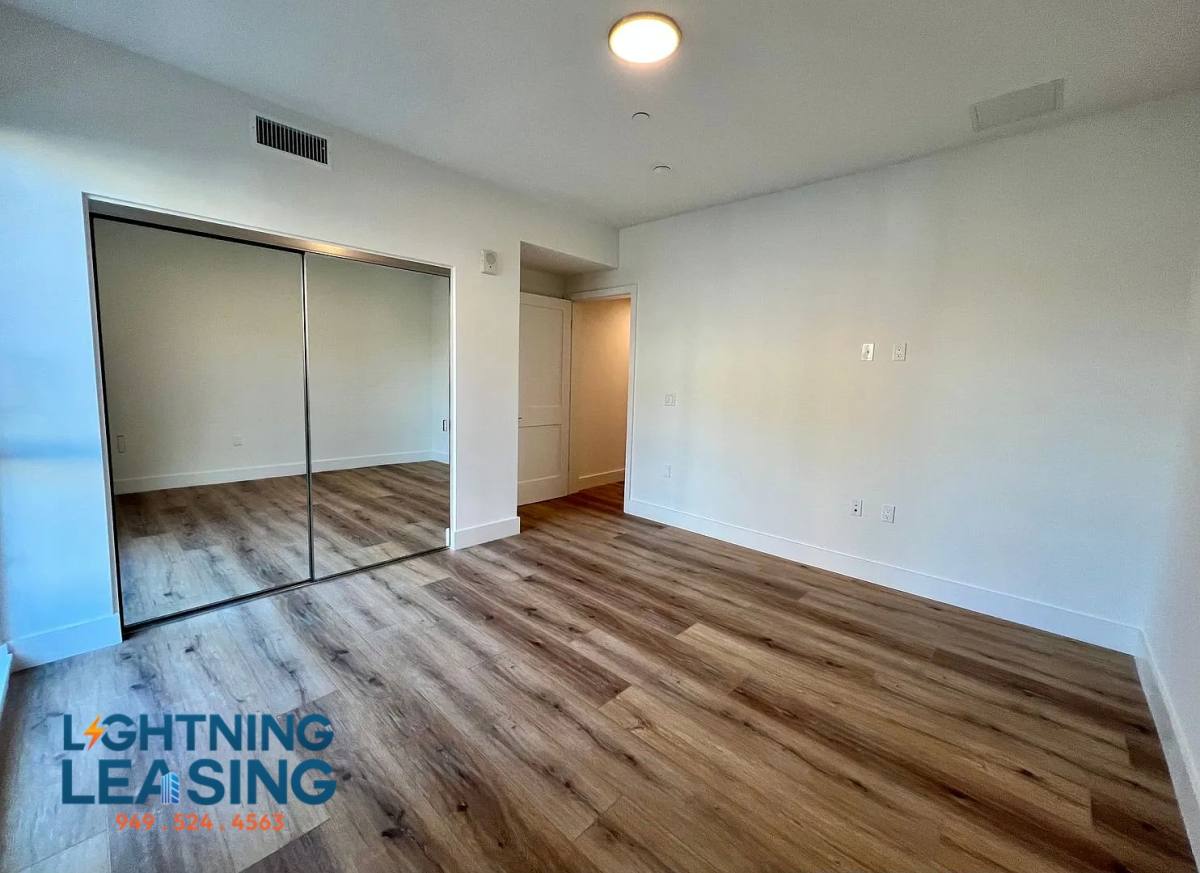 Apartment for rent at 5801 Camerford Ave #206B, Los Angeles, CA 90038