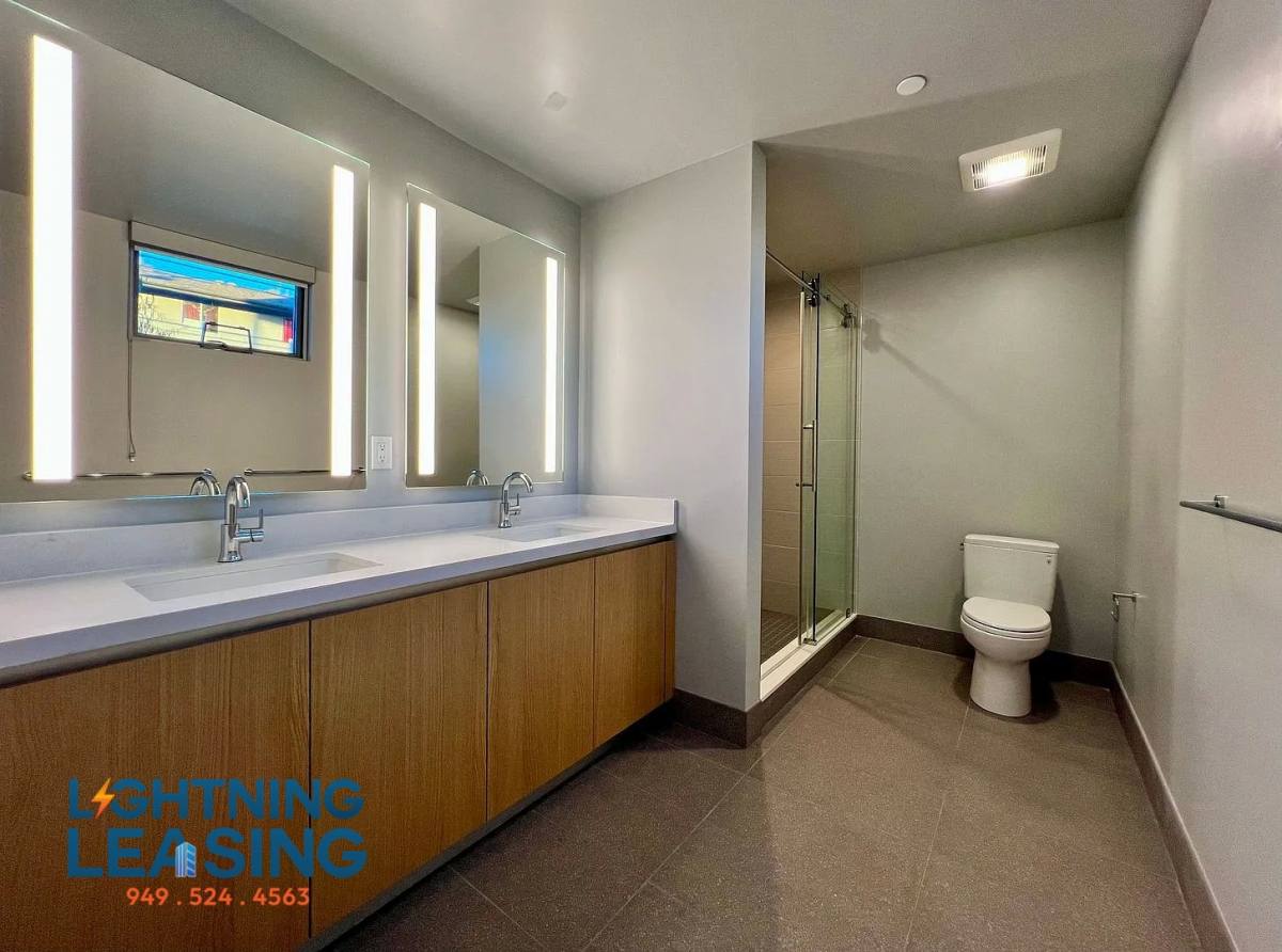 Apartment for rent at 5801 Camerford Ave #206B, Los Angeles, CA 90038