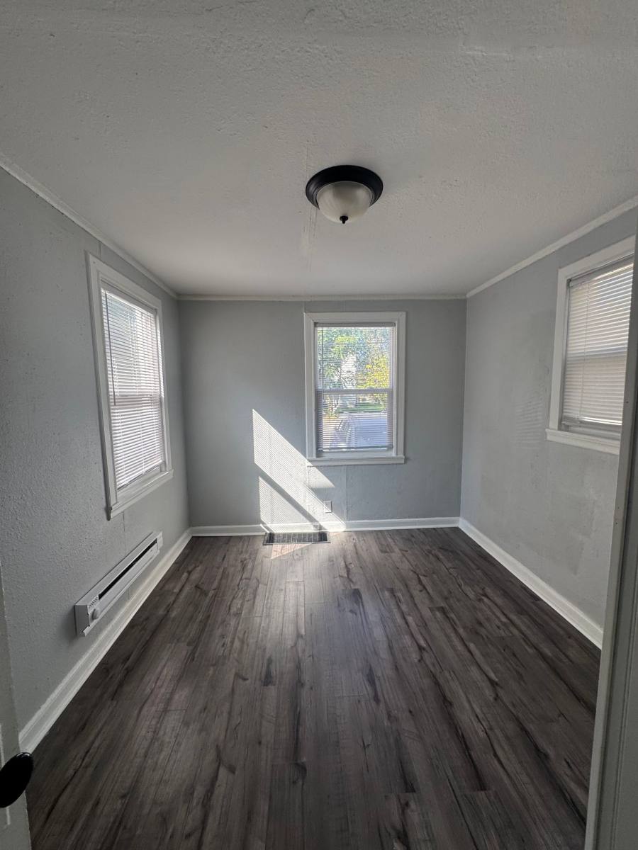 Apartment for rent at 1118 26th St, Des Moines, IA 50310