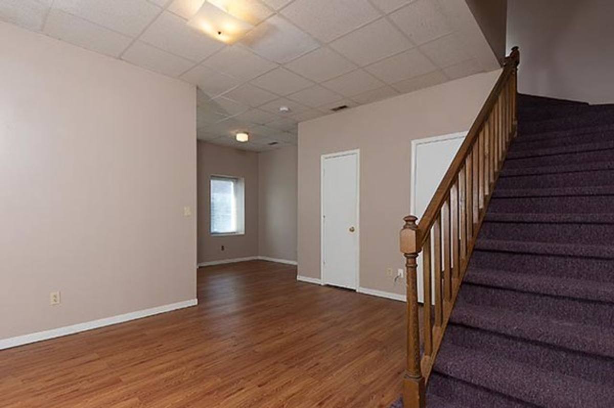 Townhouse for rent at 301 N Court St, Florence, AL 35630