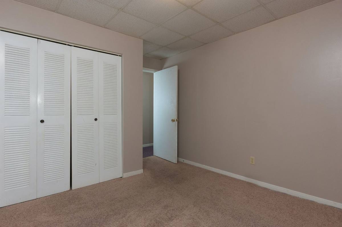 Townhouse for rent at 301 N Court St, Florence, AL 35630