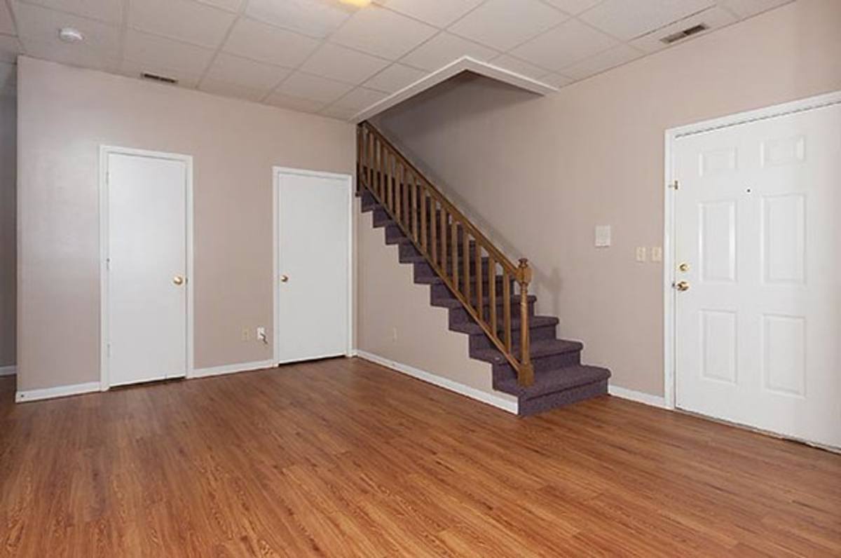 Townhouse for rent at 301 N Court St, Florence, AL 35630