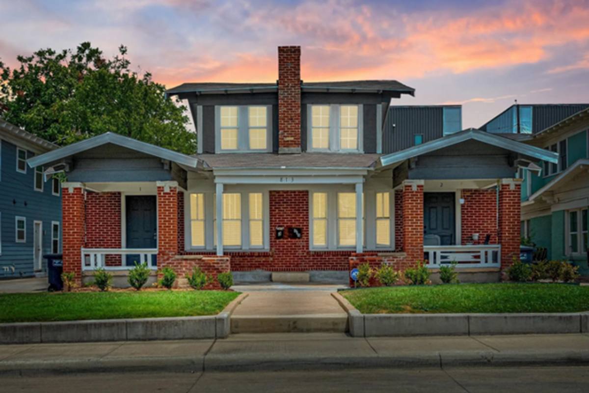 Townhouse for rent at 813 May St #2, Fort Worth, TX 76104